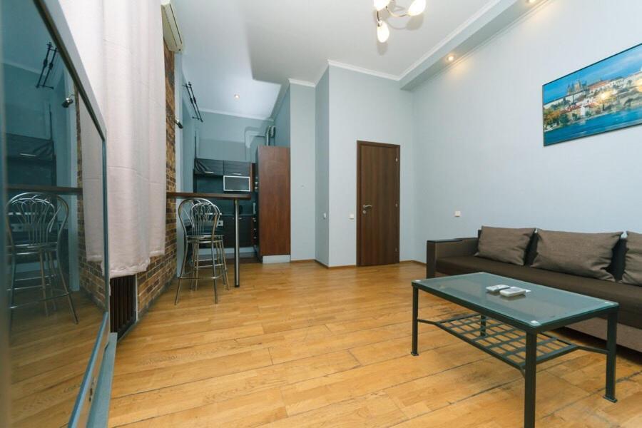 Apartments In Center Metro Olimpiyskay Velyka Vaselkivska Street Kiew Exterior foto